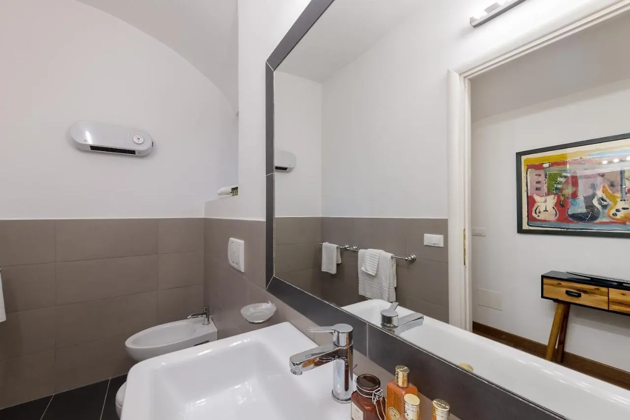 New! Amazing Piazza Navona View Apartment Rome