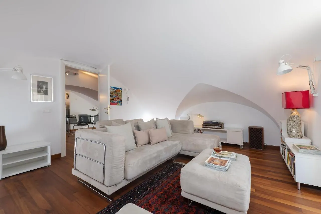 New! Amazing Piazza Navona View Apartment Rome