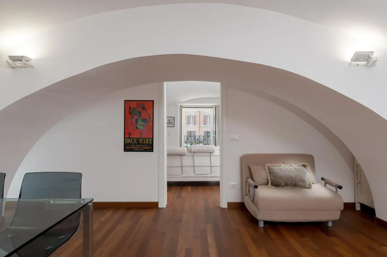 New! Amazing Piazza Navona View Apartment Rome
