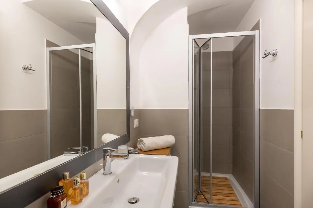 New! Amazing Piazza Navona View Apartment Rome